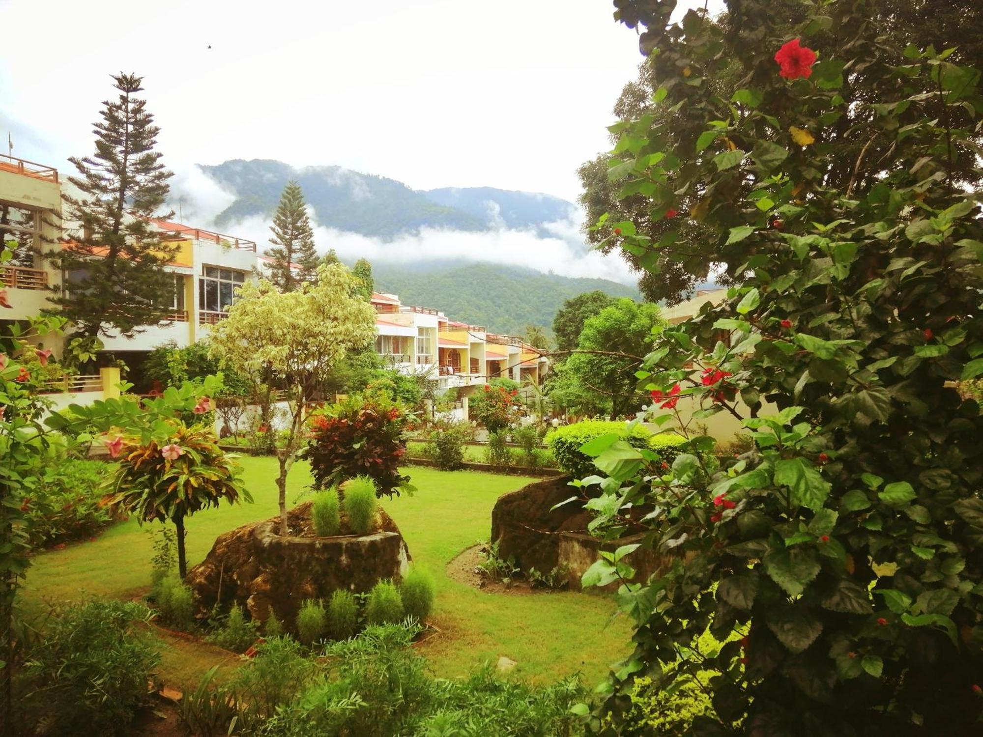 Ganga Vatika Boutique Hotel, ริชิเคช ภายนอก รูปภาพ