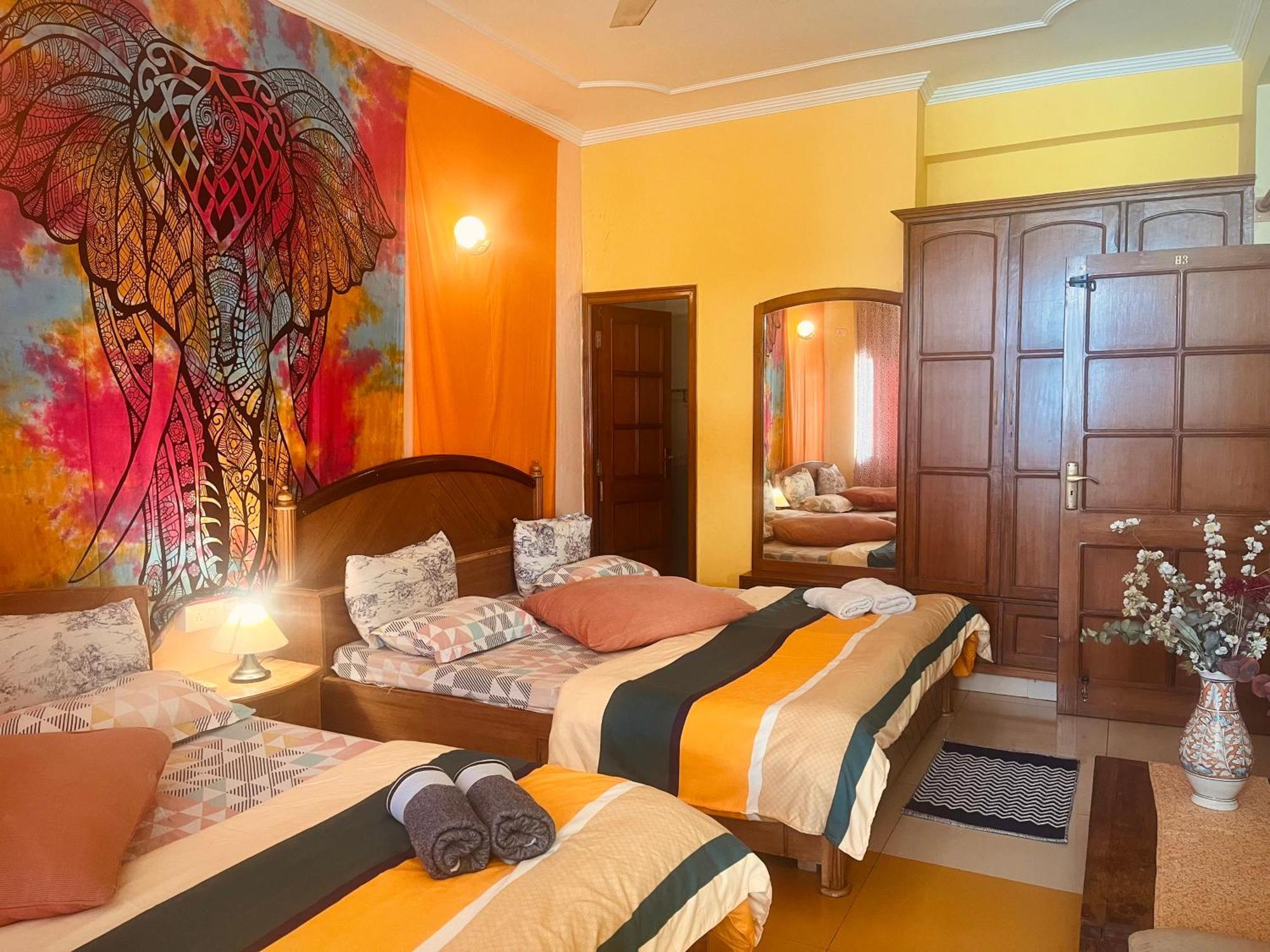 Ganga Vatika Boutique Hotel, ริชิเคช ภายนอก รูปภาพ